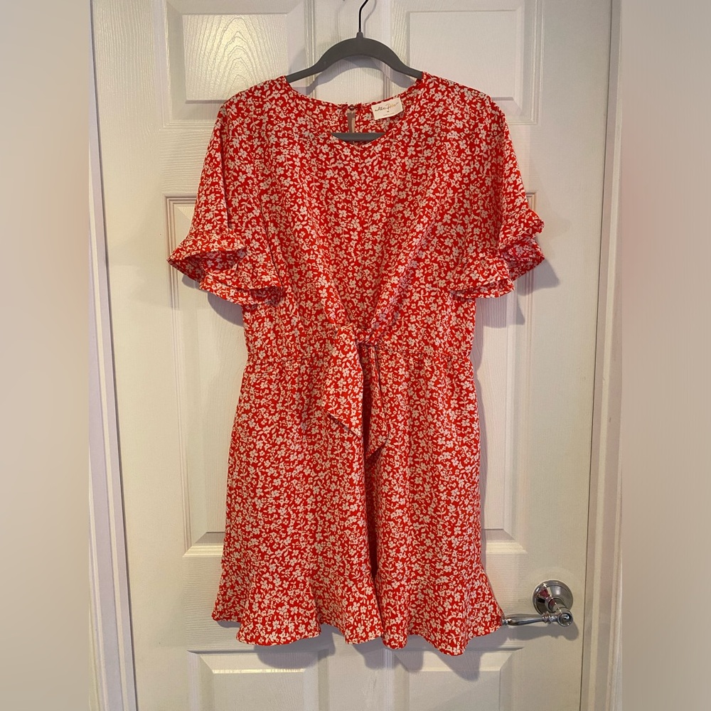 EUC ditsy Red Floral mini sundress size medium